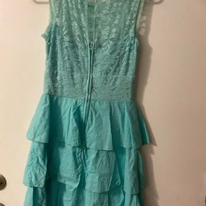 Cute lace baby blue dress size 3/4